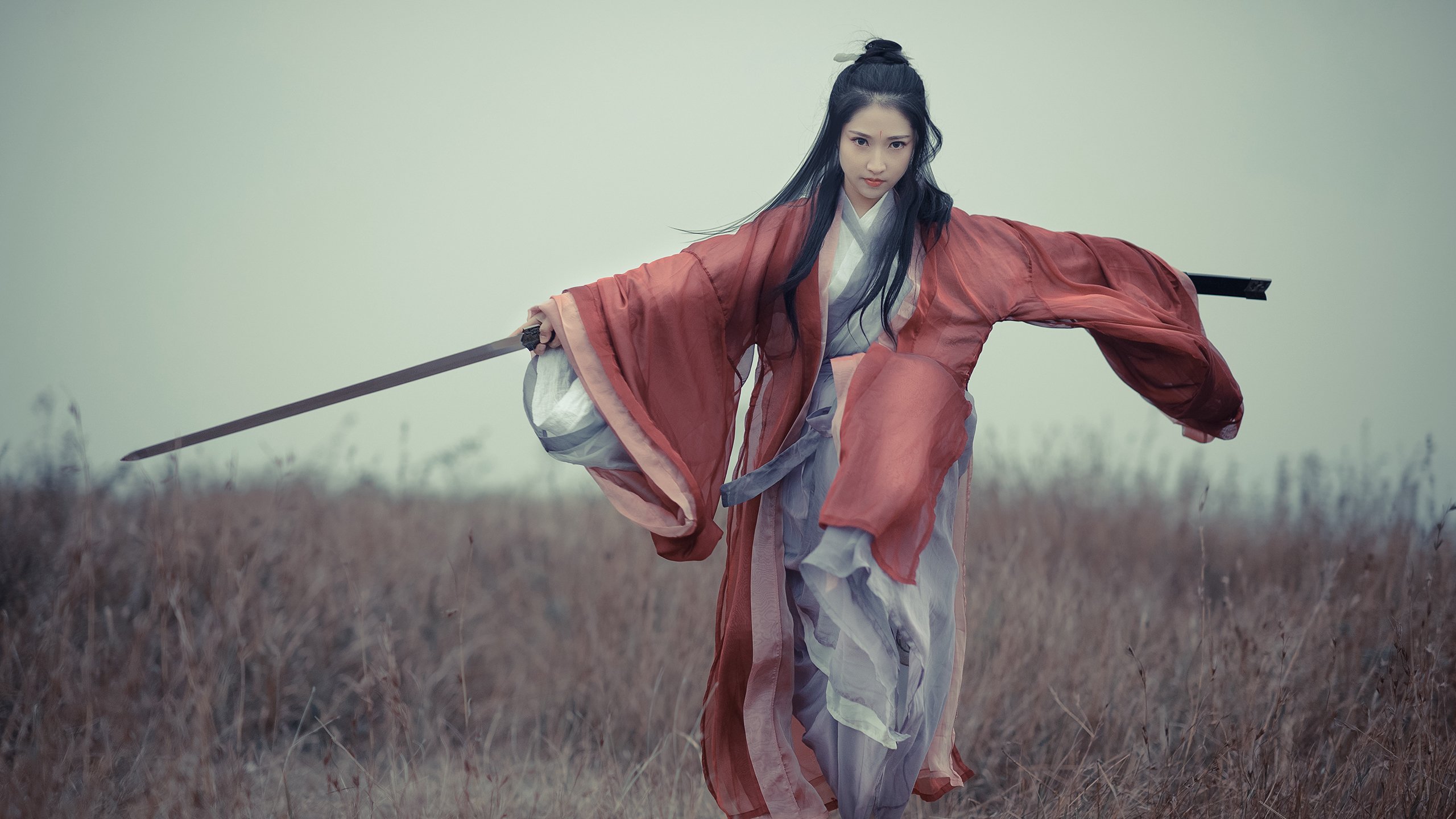 球员是否通过提前压上控制反击线路形成反包夹