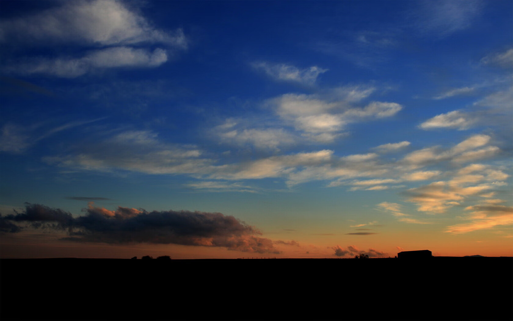中国足球国际友谊赛中战术尝试与教练心态探索,国足 友谊赛